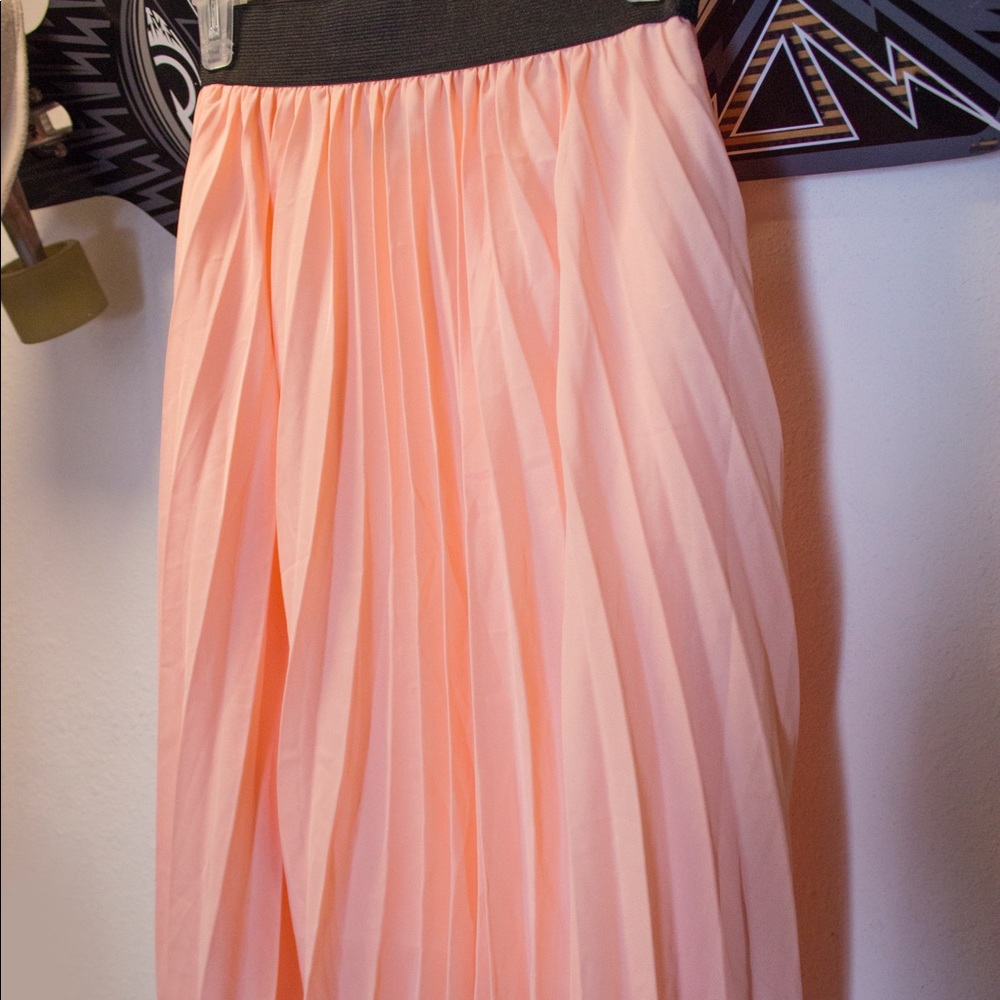 Pleated Peach Skirt Medium